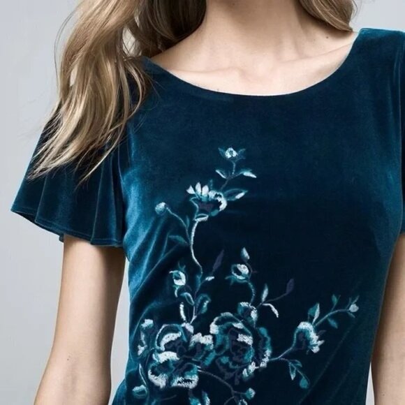 White House Black Market Petite Blue Velvet Flutter Short Sleeve Shift Dress XSP - Picture 3 of 7